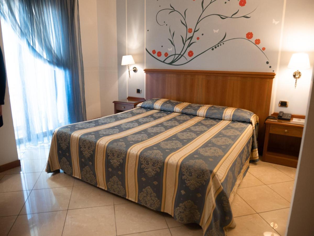 Dipendenza Hotel Londra Alessandria Ngoại thất bức ảnh