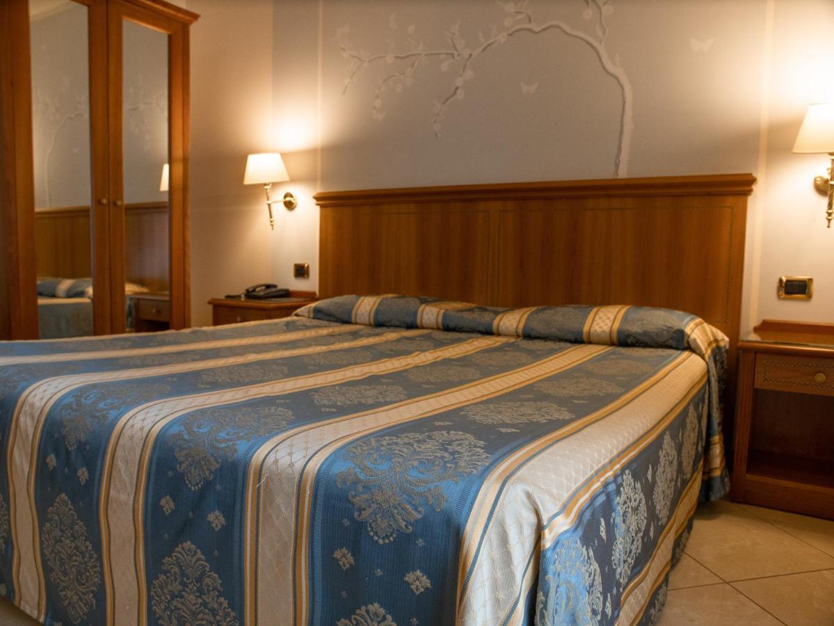 Dipendenza Hotel Londra Alessandria Ngoại thất bức ảnh