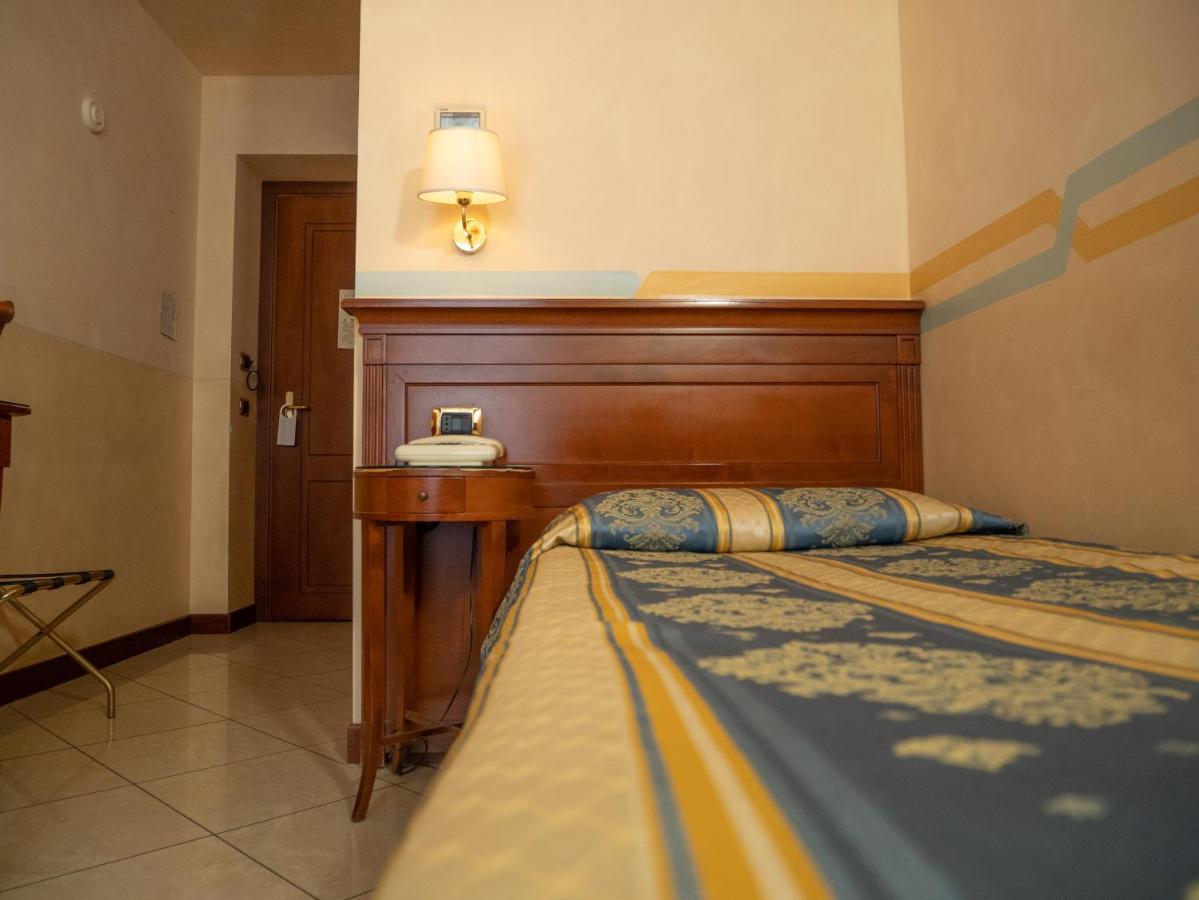 Dipendenza Hotel Londra Alessandria Ngoại thất bức ảnh