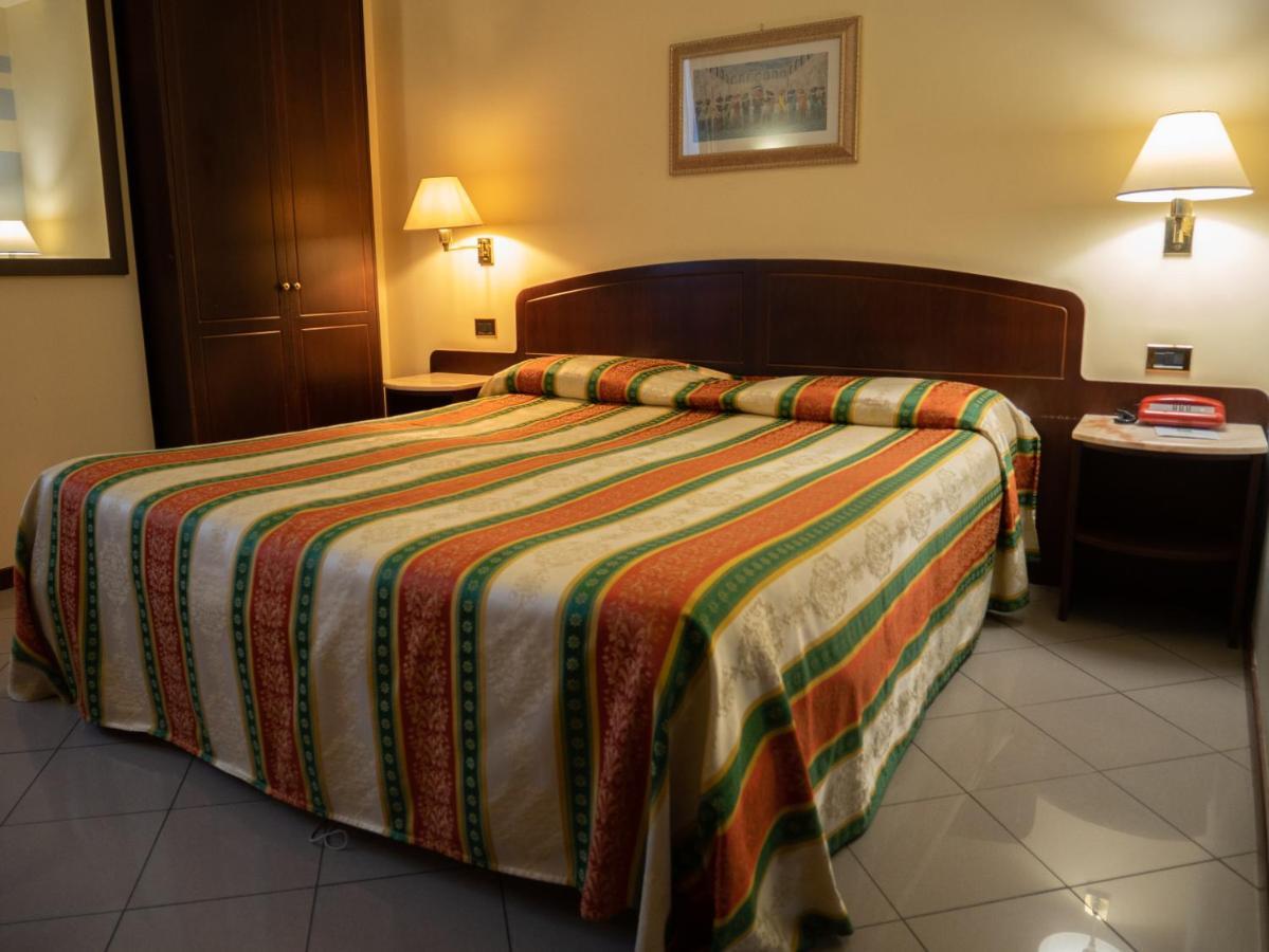 Dipendenza Hotel Londra Alessandria Ngoại thất bức ảnh