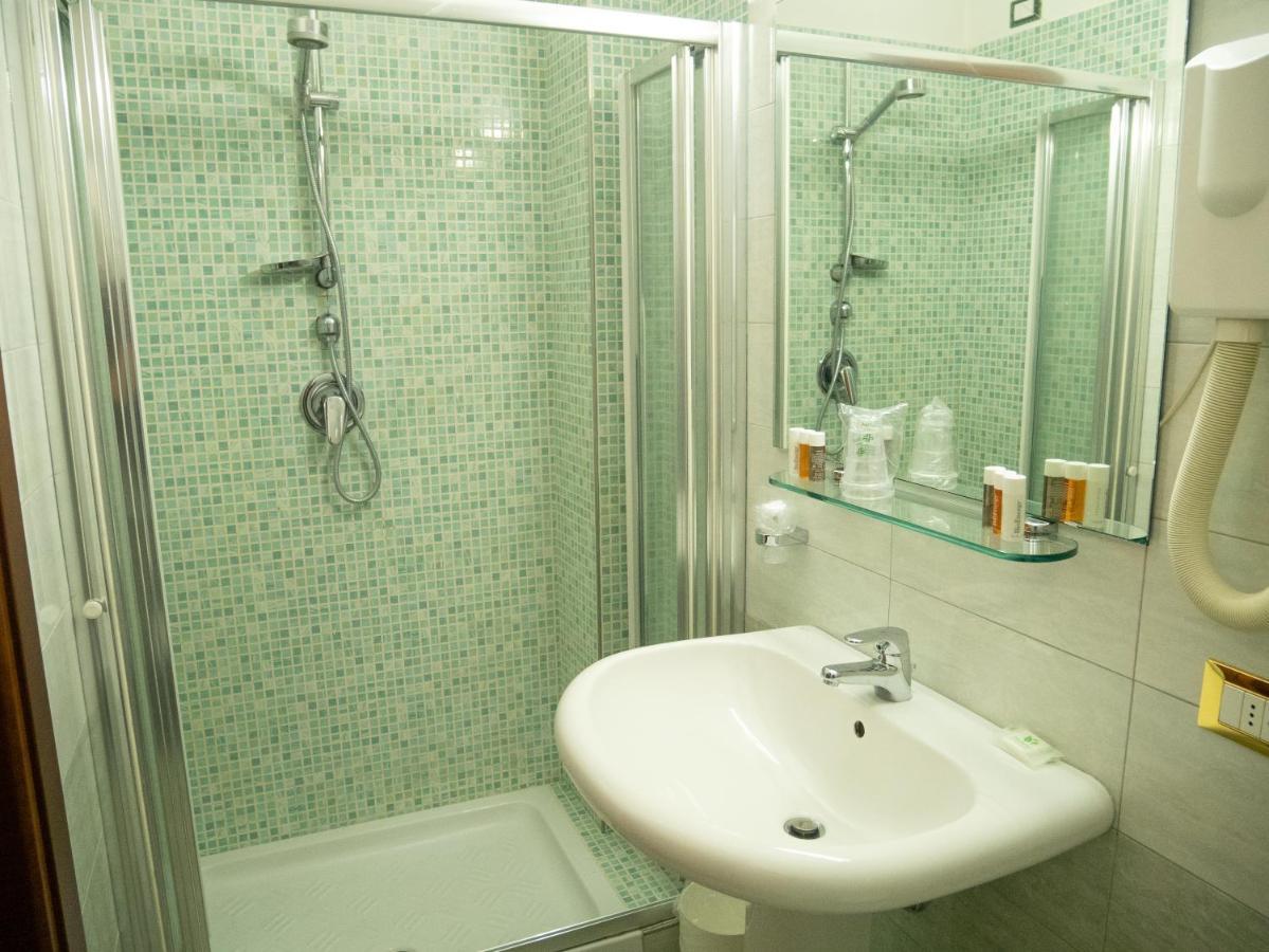 Dipendenza Hotel Londra Alessandria Ngoại thất bức ảnh